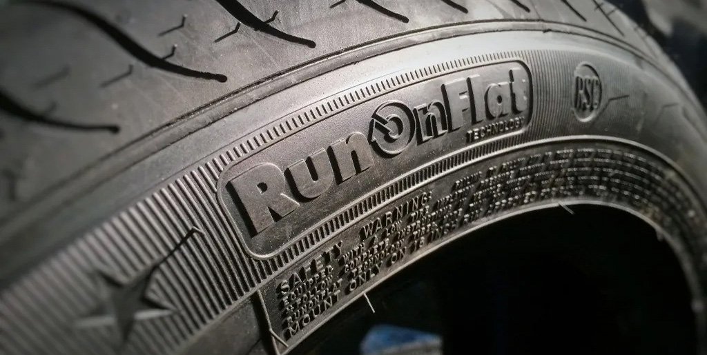 An image showing the sidewall markings on a typical run-flat tyre